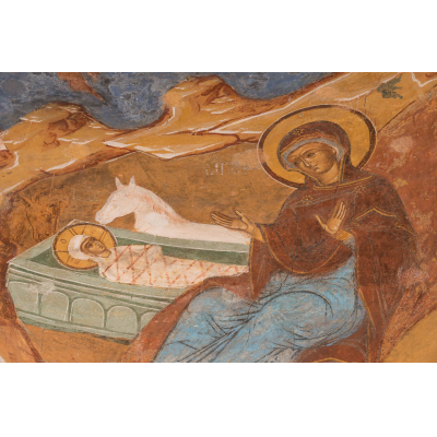 Рождество Христово представлено в нижнем ярусе росписи алтаря